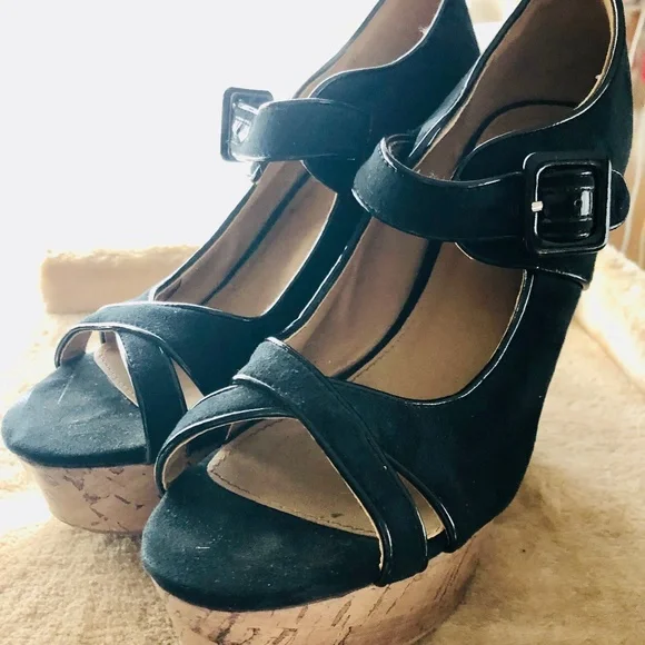 Black Wedges 7.5 - Picture 1 of 3